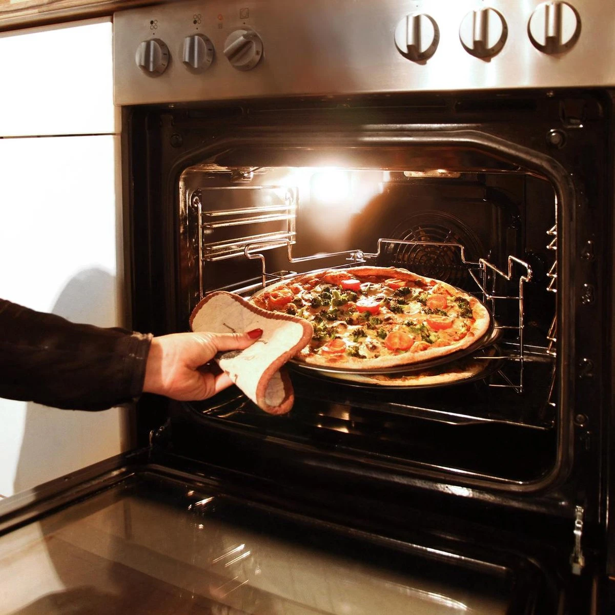 Relaxdays 3 Pizaplaten Met Pizzarek, Pizza Bakplaat Rond 33 Cm, Pizzaplaat 3stuk - Image 3