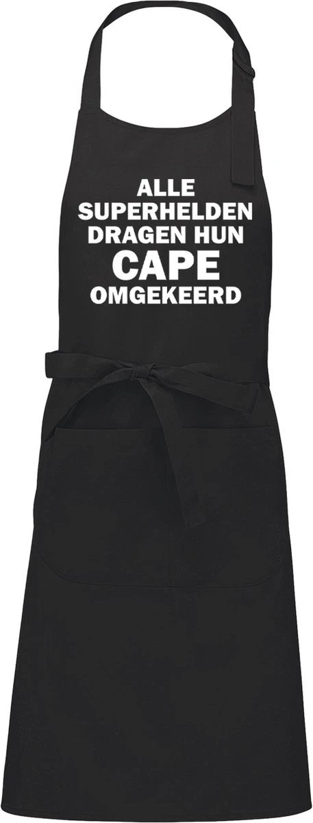 KARIBAN ALLE SUPERHELDEN DRAGEN HUN CAPE OMGEKEERD Herenschort - Zwart Met Witte Tekst - One Size (volwassenen) - Luxe Schort - Keuken | Barbeque | BBQ | Bedienings Schort - Grappige Teksten | Designs - Voor De Stoere Man - Verstelbaar - Cadeau - Image 4